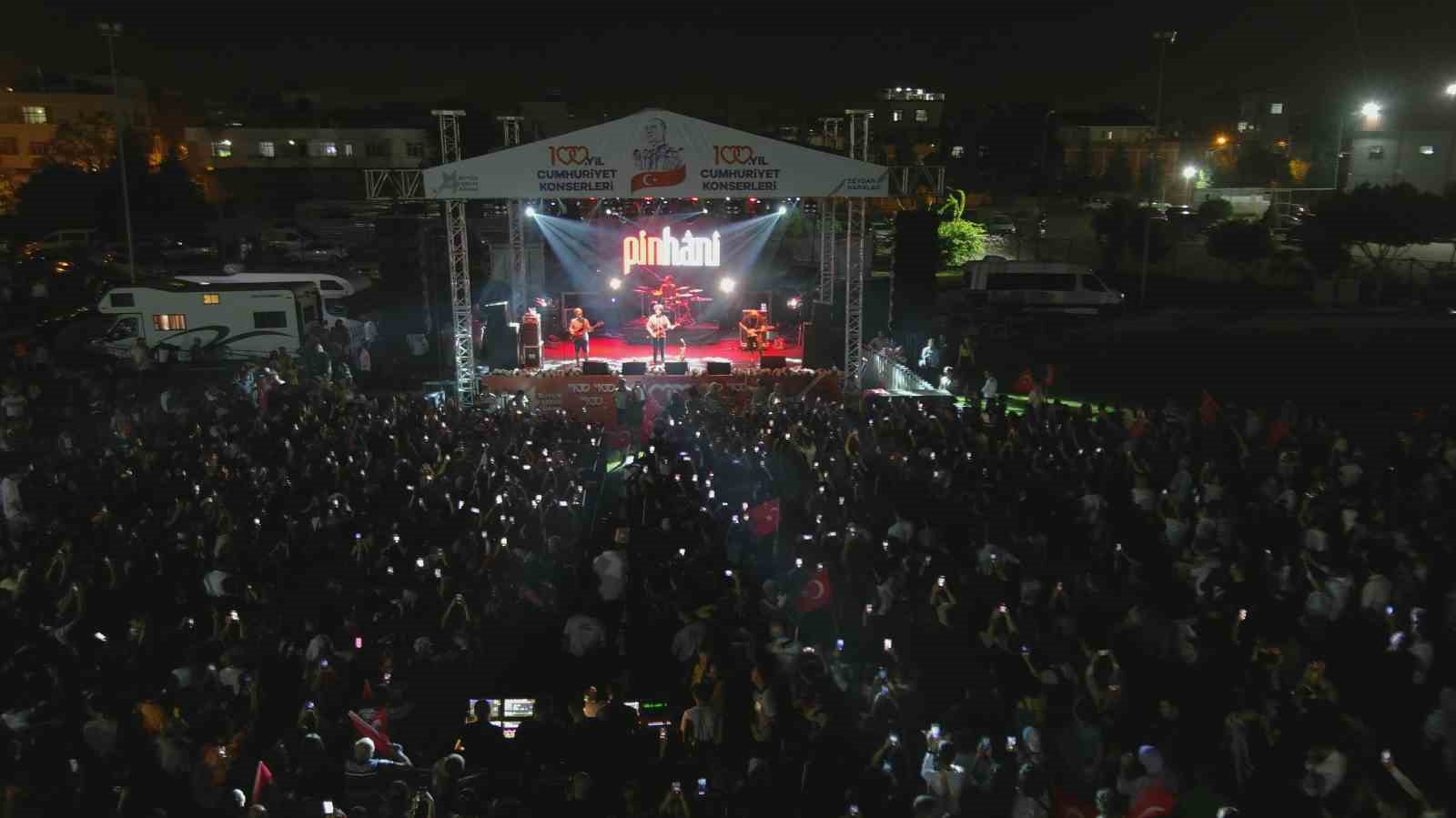 Adana Büyükşehir Belediyesi’nin Cumhuriyet kutlamaları sürüyor