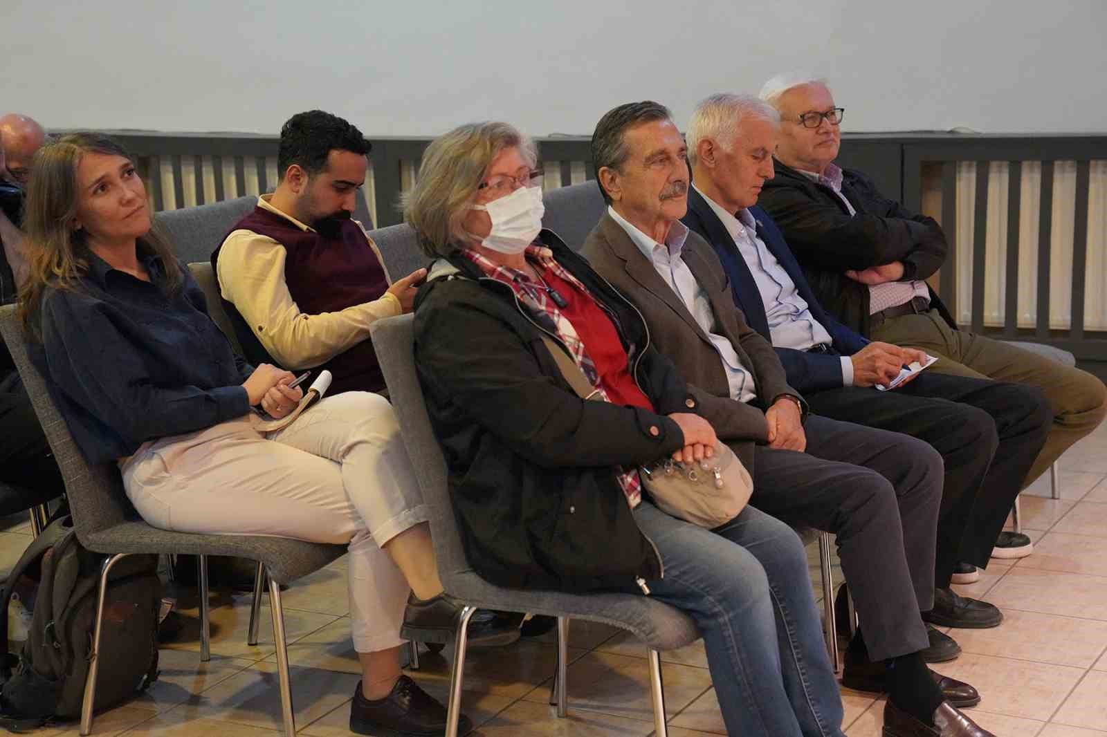 Başkan Ataç: 'Cumhuriyeti kimseye kaptırmayacağız'