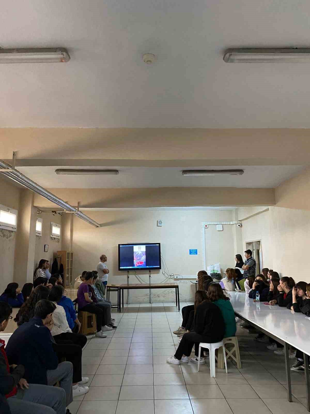 Sarıg&ouml;l Hayriye Ert&uuml;rk Anadolu Lisesi&rsquo;nden 100. yıl etkinliği
