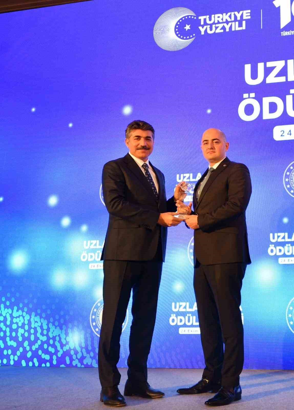 Osmaniye Cumhuriyet Başsavcısı Arısoy’a "uzlaştırma" ödülü