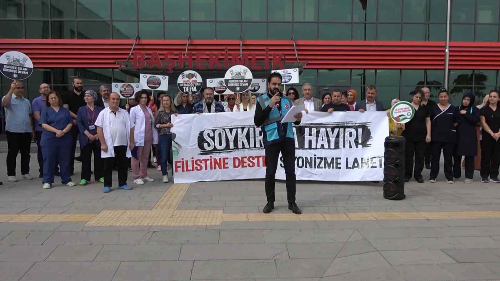 Yalova’da sağlık çalışanları İsrail’i protesto etti