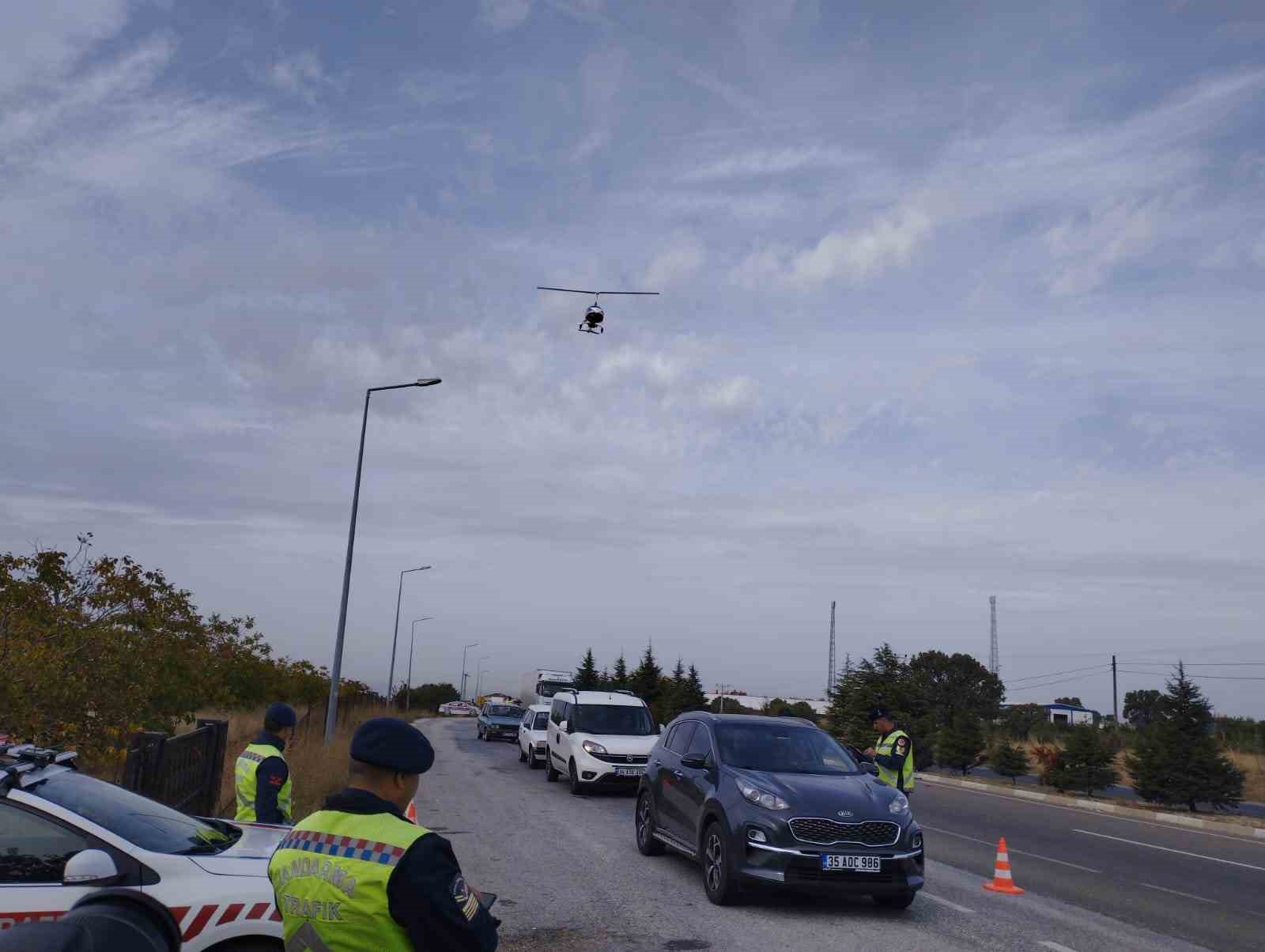 Uşak&rsquo;ta Cayrokopter ile havadan trafik denetimi
