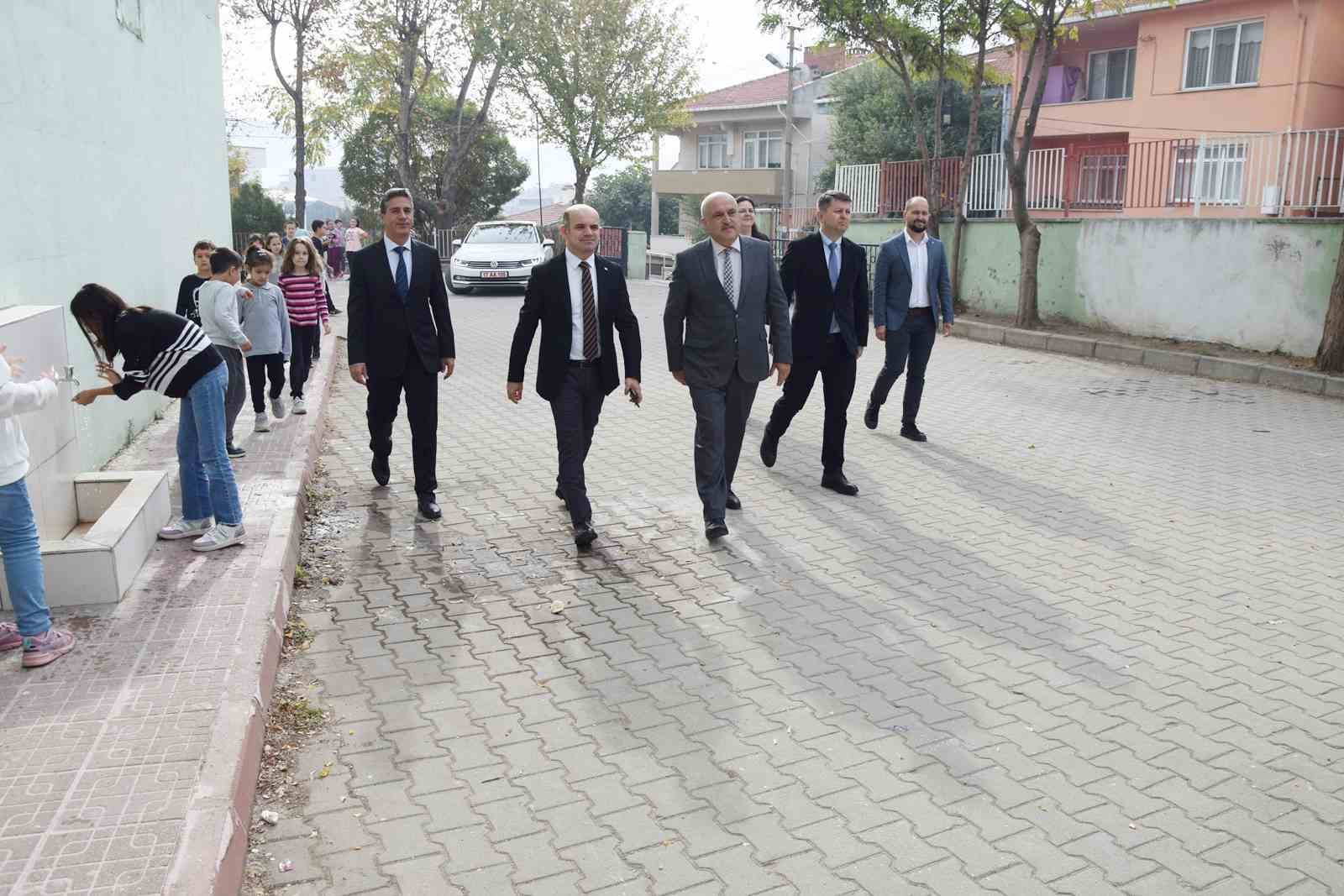 Kaymakam Dr. Nebioğlu Ortaokulları inceledi
