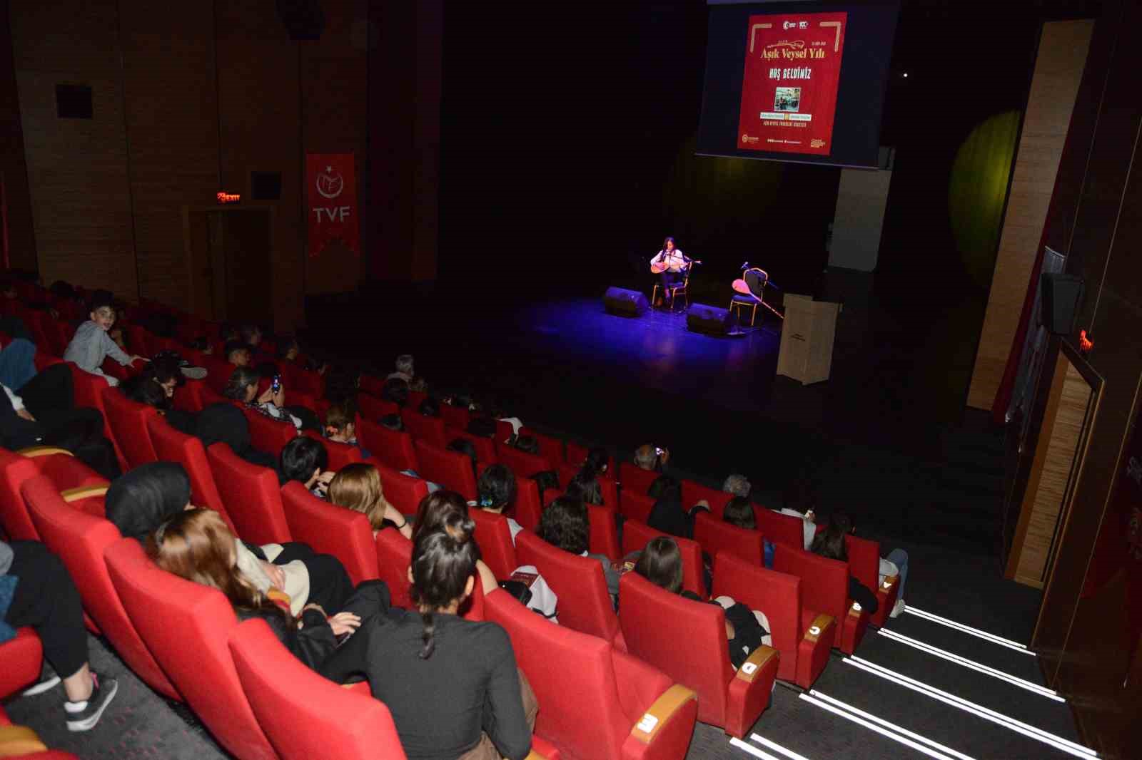 Diyarbakır’da Aşık Veysel türküleriyle anıldı