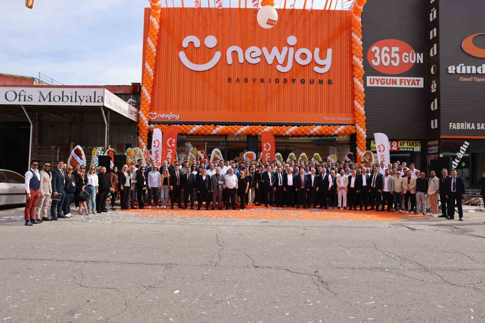 Türkiye’nin yeni markası Newjoy’un ilk açılışı İzmir’de