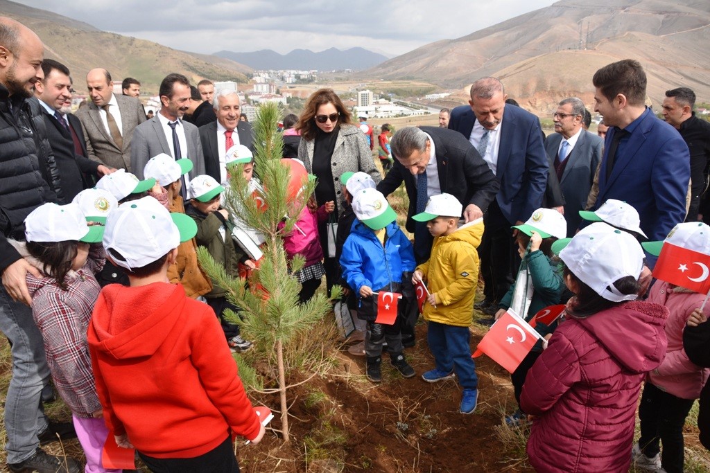 Bitlis&rsquo;te Cumhuriyet&rsquo;in 100. yılı etkinlikleri
