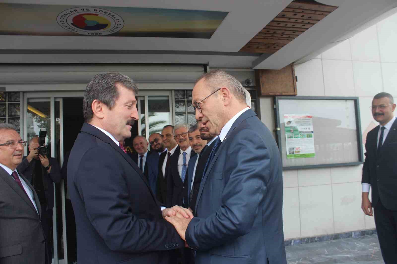 Vali Tavlı: "Samsun&rsquo;da olduk&ccedil;a g&uuml;&ccedil;l&uuml; bir sanayi, tarım, ticaret, sağlık ve turizm altyapısı var&rdquo;
