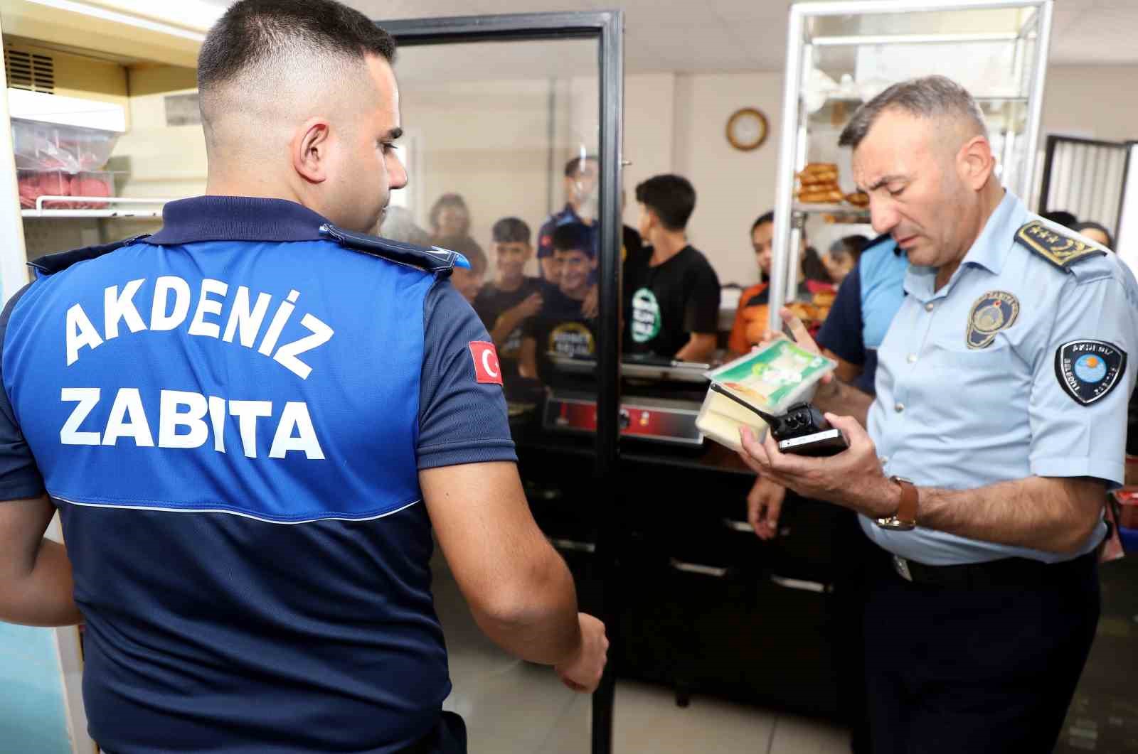Akdeniz'de okul kantinleri denetlendi