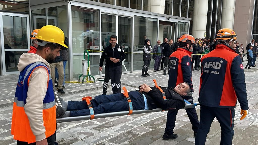 Muş Devlet Hastanesinde yangın tatbikatı yapıldı
