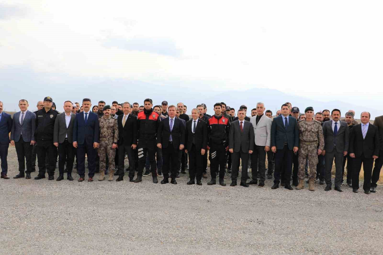 Cumhuriyetin 100&rsquo;nc&uuml; yılında 100 fidan toprakla buluştu
