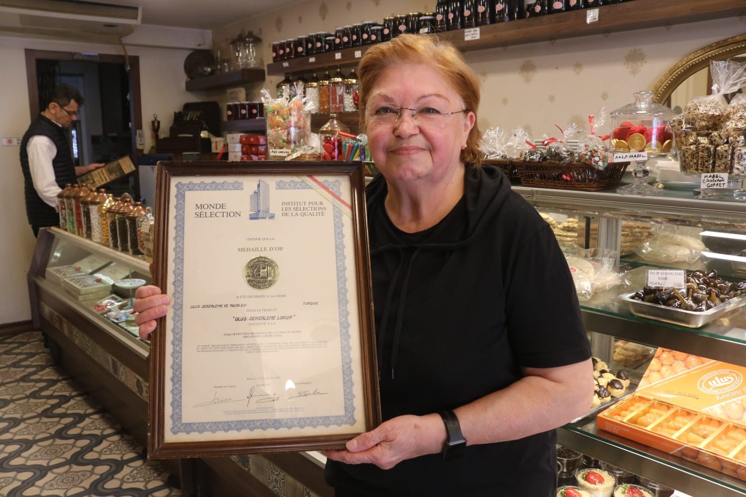 (Özel) Bursa’da asırlık lezzetler sunan bu pastane neredeyse Cumhuriyet ile yaşıt