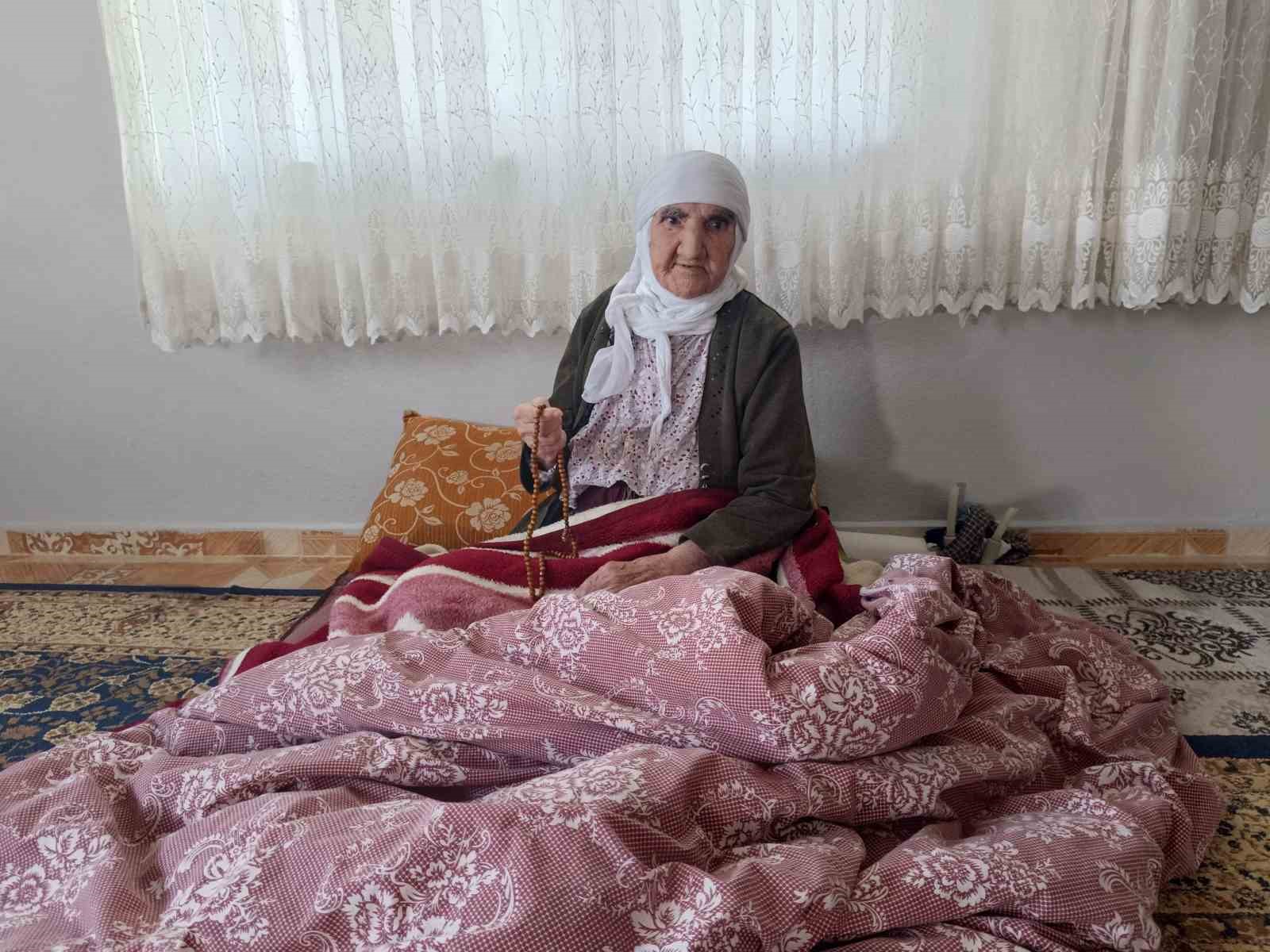 Cumhuriyetle yaşıt asırlık çınarın gözünden 100. yıl