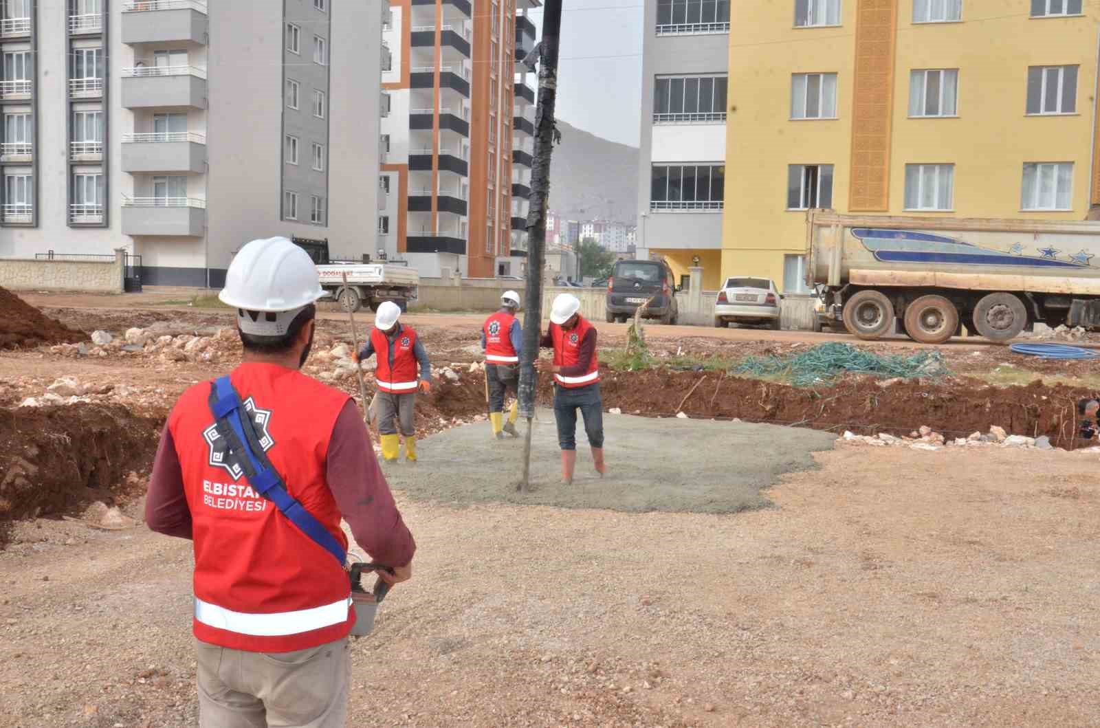Elbistan Belediyesinin &uuml;cretsiz sosyal konut projesinin temeli atıldı
