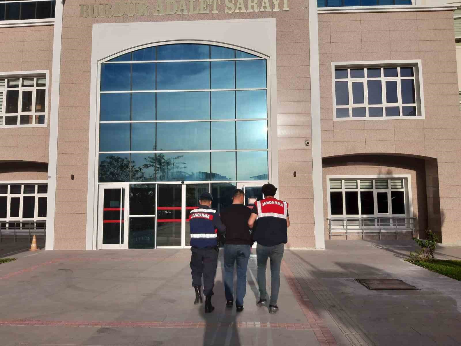 Burdur’da jandarmanın asayiş çalışmalarında yakalanan 4 şüpheli tutuklandı