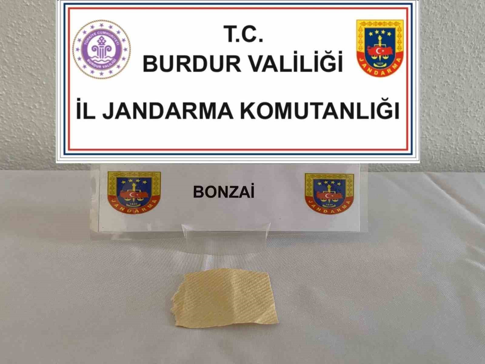 Burdur’da çok miktarda uyuşturucu madde ve tarihi eser ele geçirildi, 1 şüpheli tutuklandı