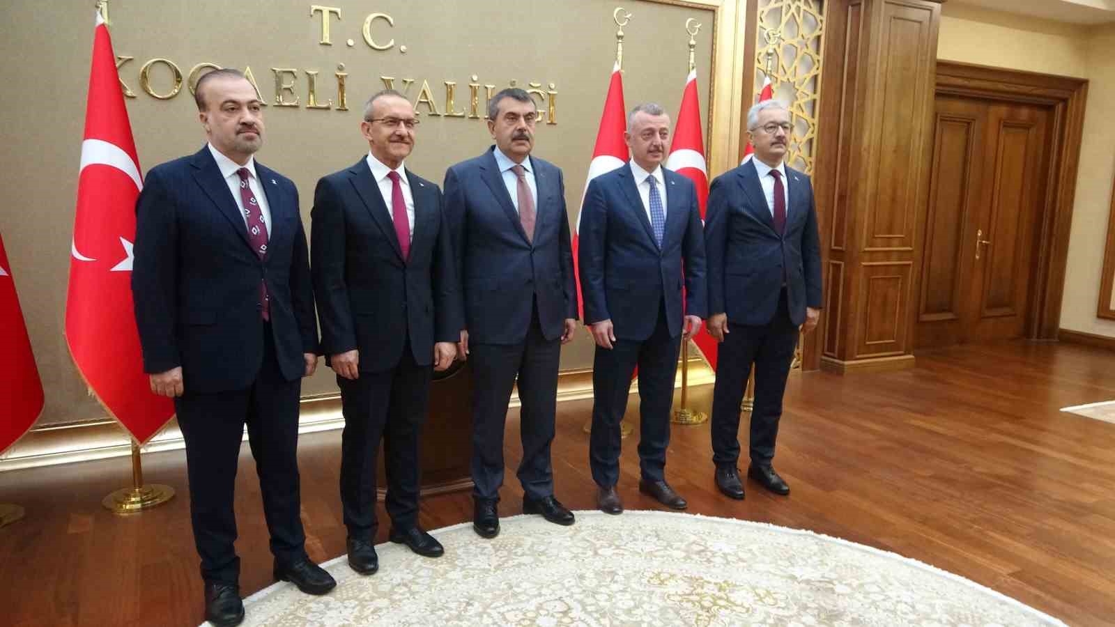 Bakan Tekin: 