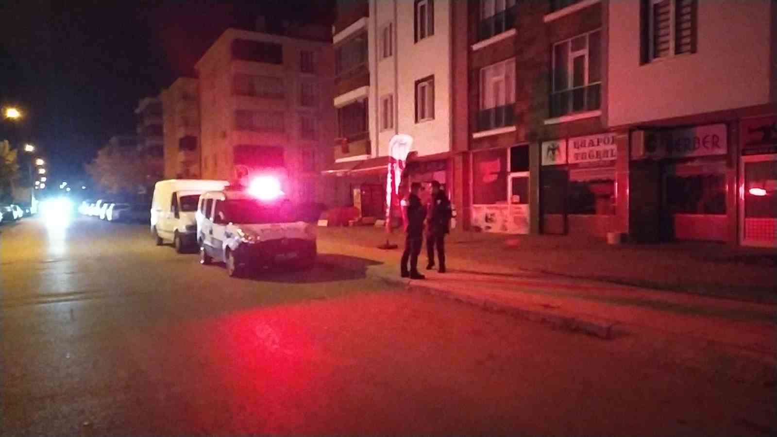 Çorum'da bir ev motosiklet ile gelen şahıslar tarafından kurşunlandı