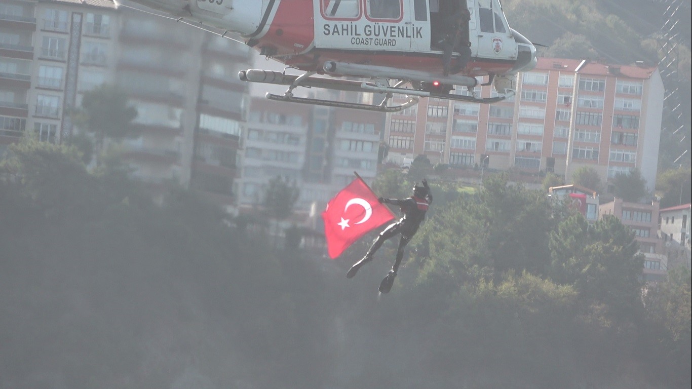 Karadeniz’de nefesleri kesen gösteri