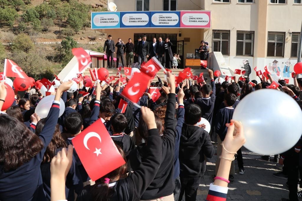 Vali &Ccedil;elik: "Evlatlarımız, devletimizin geleceği demektir"
