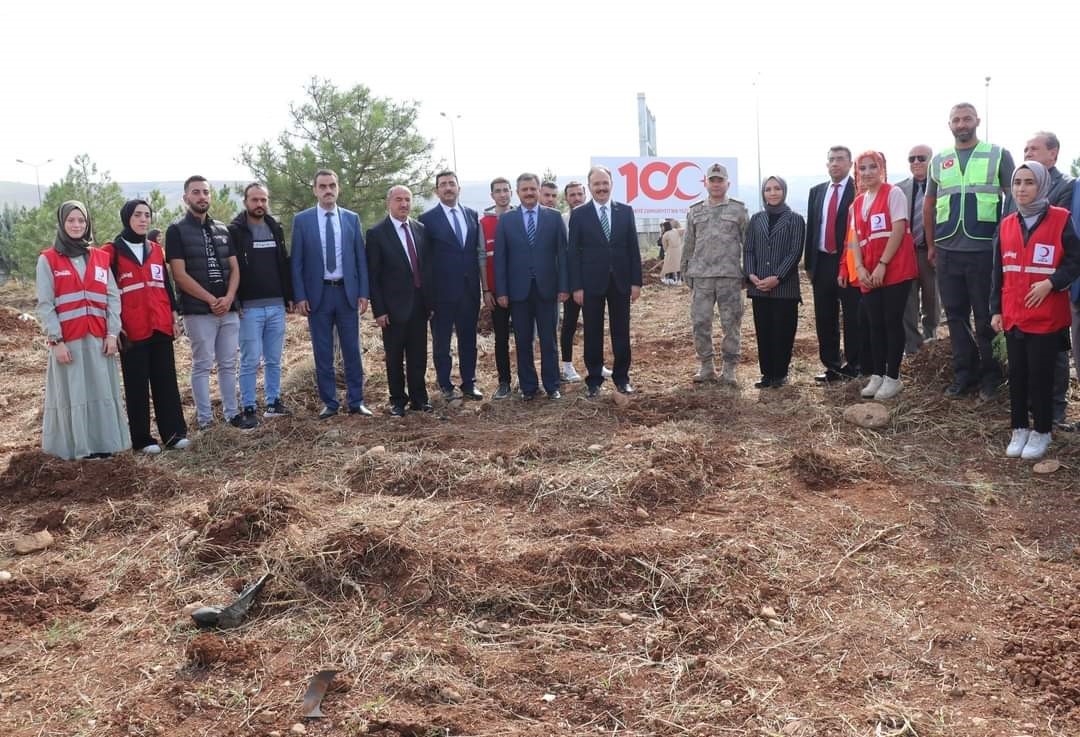 Siirt’te 100. yıla özel 1923 fidan dikildi