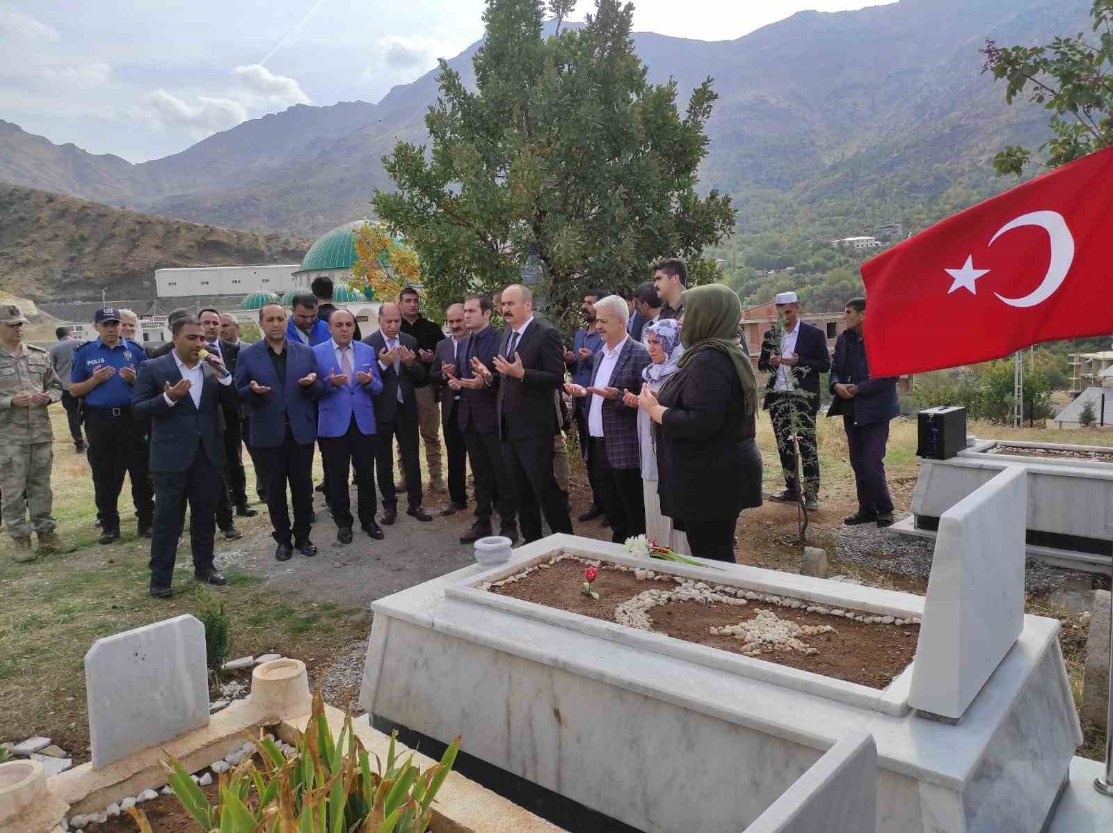 Sason’un son şehitleri mezarları başında anıldı