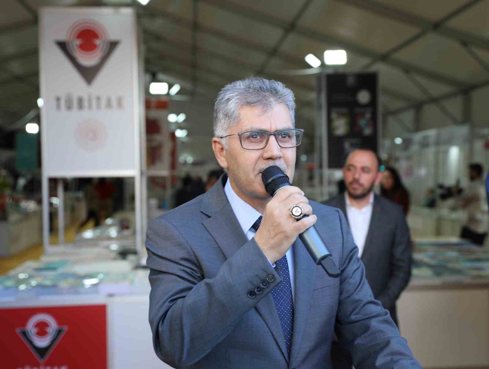 Niğde 6. Kitap Fuarı kapılarını a&ccedil;tı
