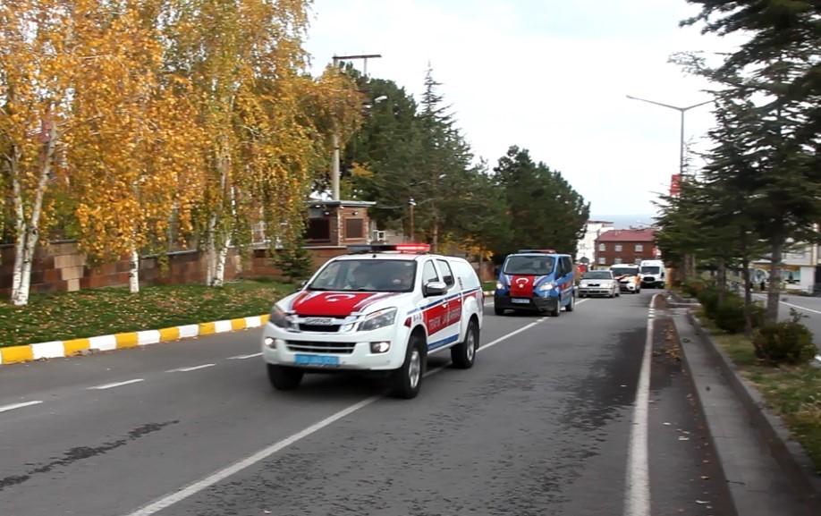 Ahlat’ta Cumhuriyet konvoyu oluşturuldu