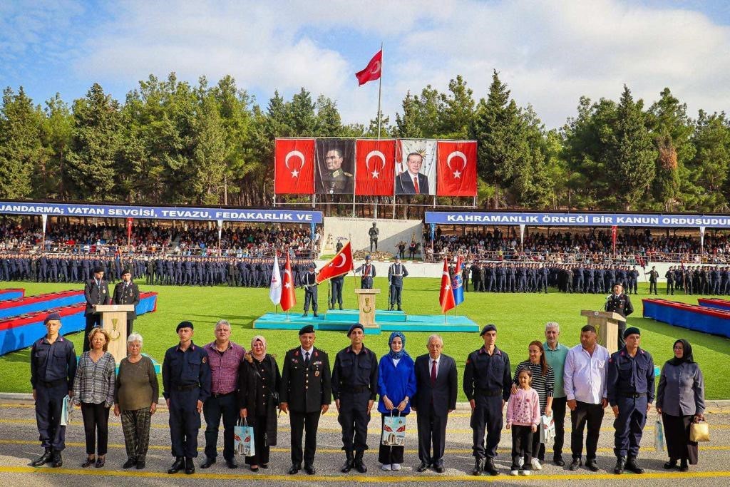 &Ccedil;anakkale&rsquo;de eğitimleri tamamlanan acemi erler yemin etti
