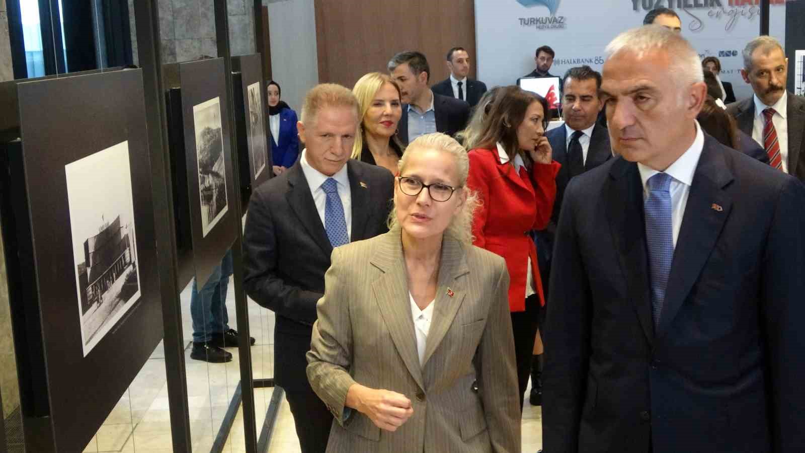 Bakan Ersoy: “Türkiye’mizi parlak bir geleceğin beklediğine inancım tamdır”