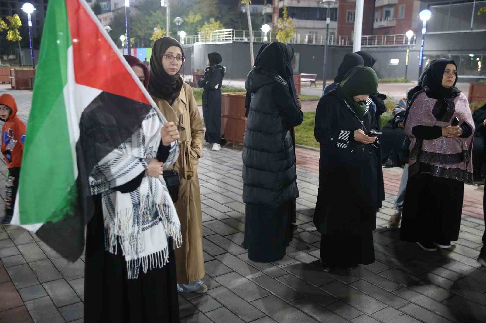 Muş’ta Gazze Şeridi’ndeki iletişim ve internetin kesilmesine tepki