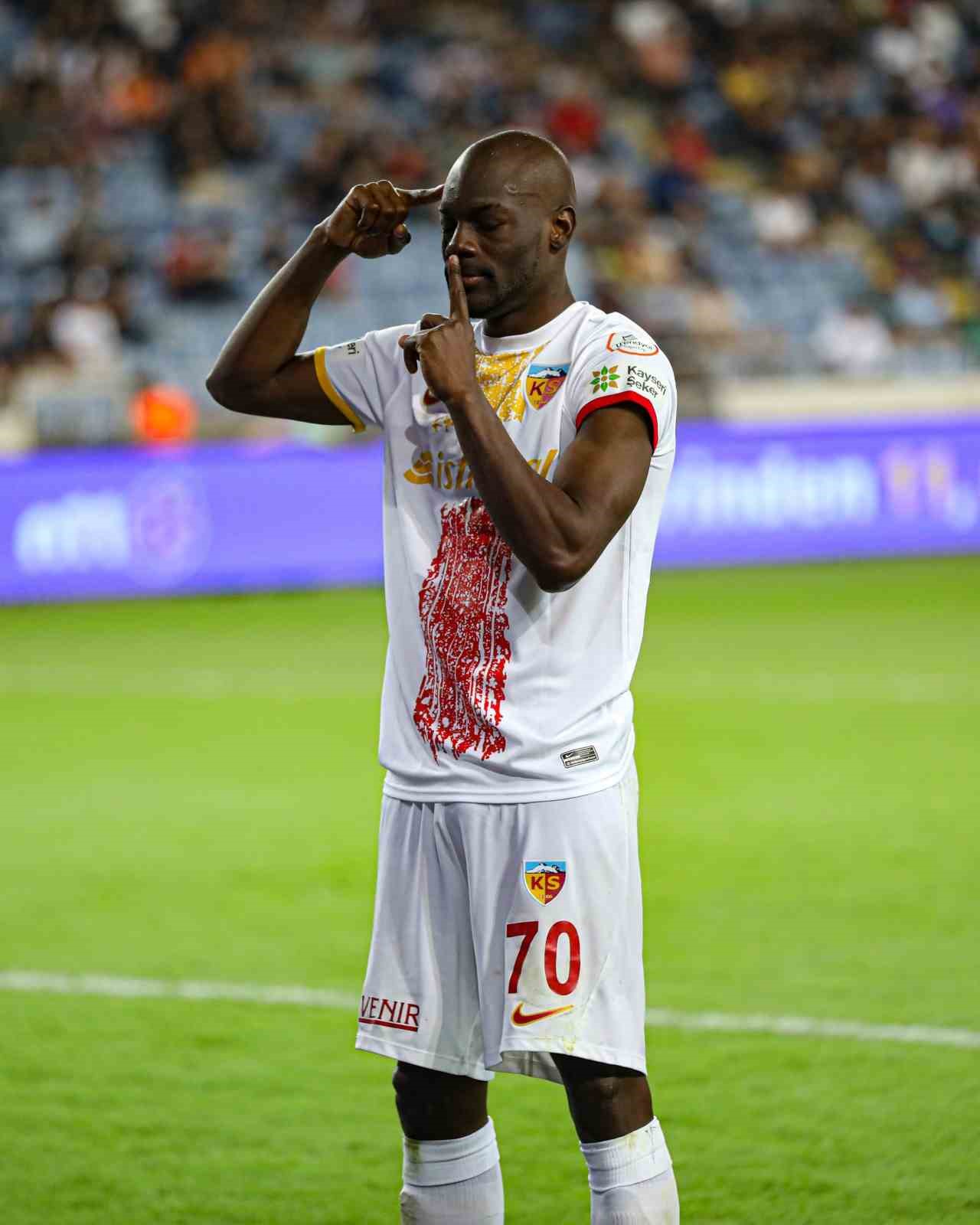 Boa Morte ilk gol&uuml;n&uuml; attı
