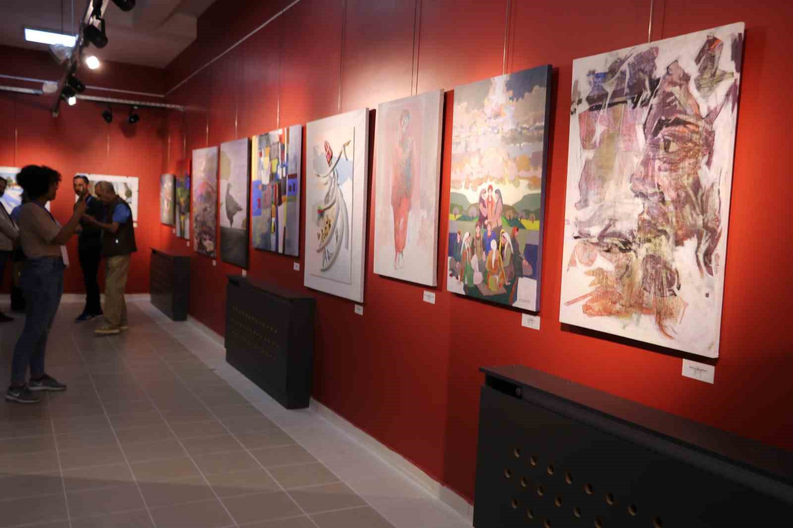 Rus ressam, İlham Veren İnsanlar projesinde Barış Akarsu&rsquo;yu resmetti
