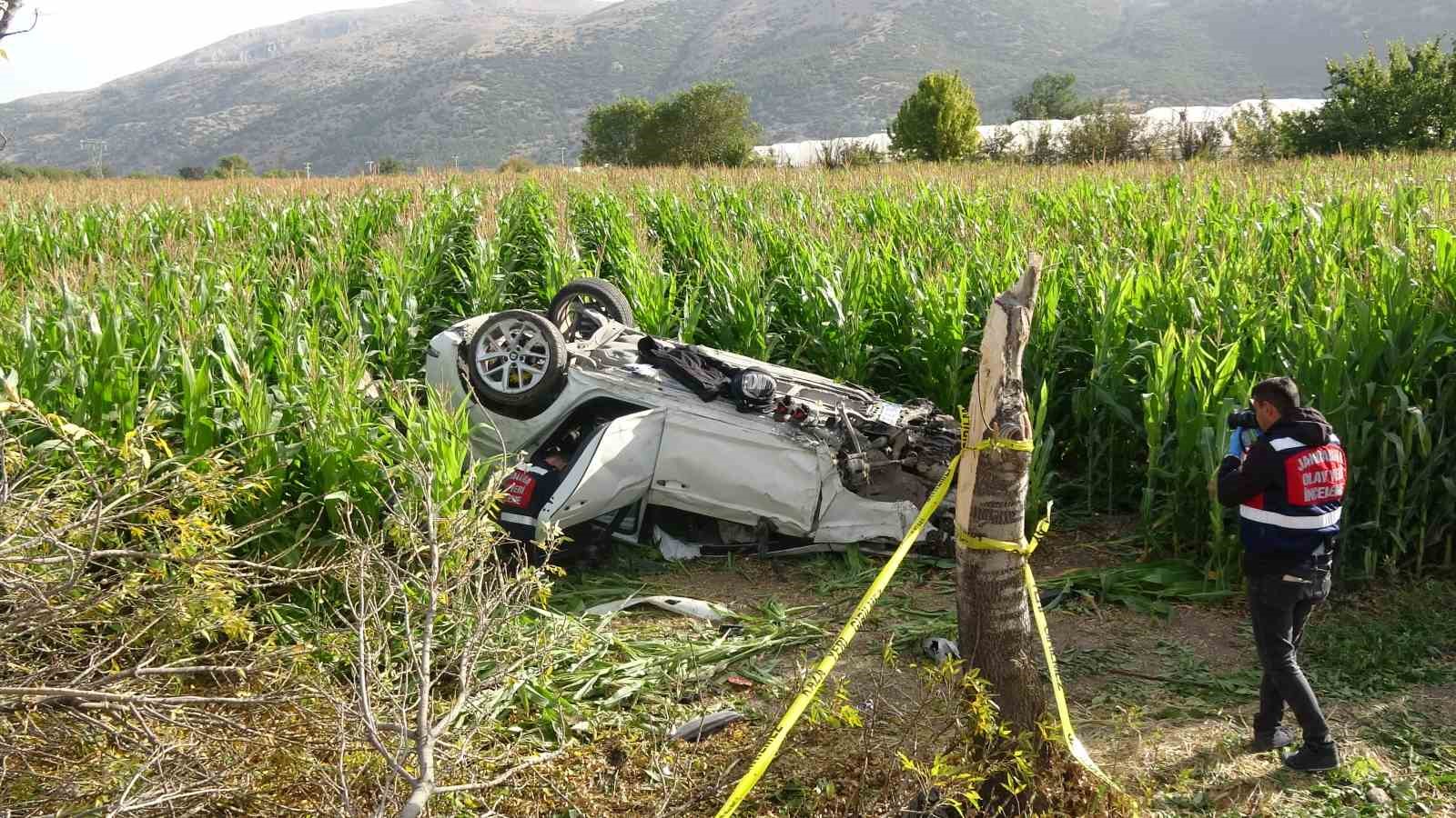 Burdur’da otomobiliyle tarlaya uçan genç itfaiye eri hayatını kaybetti