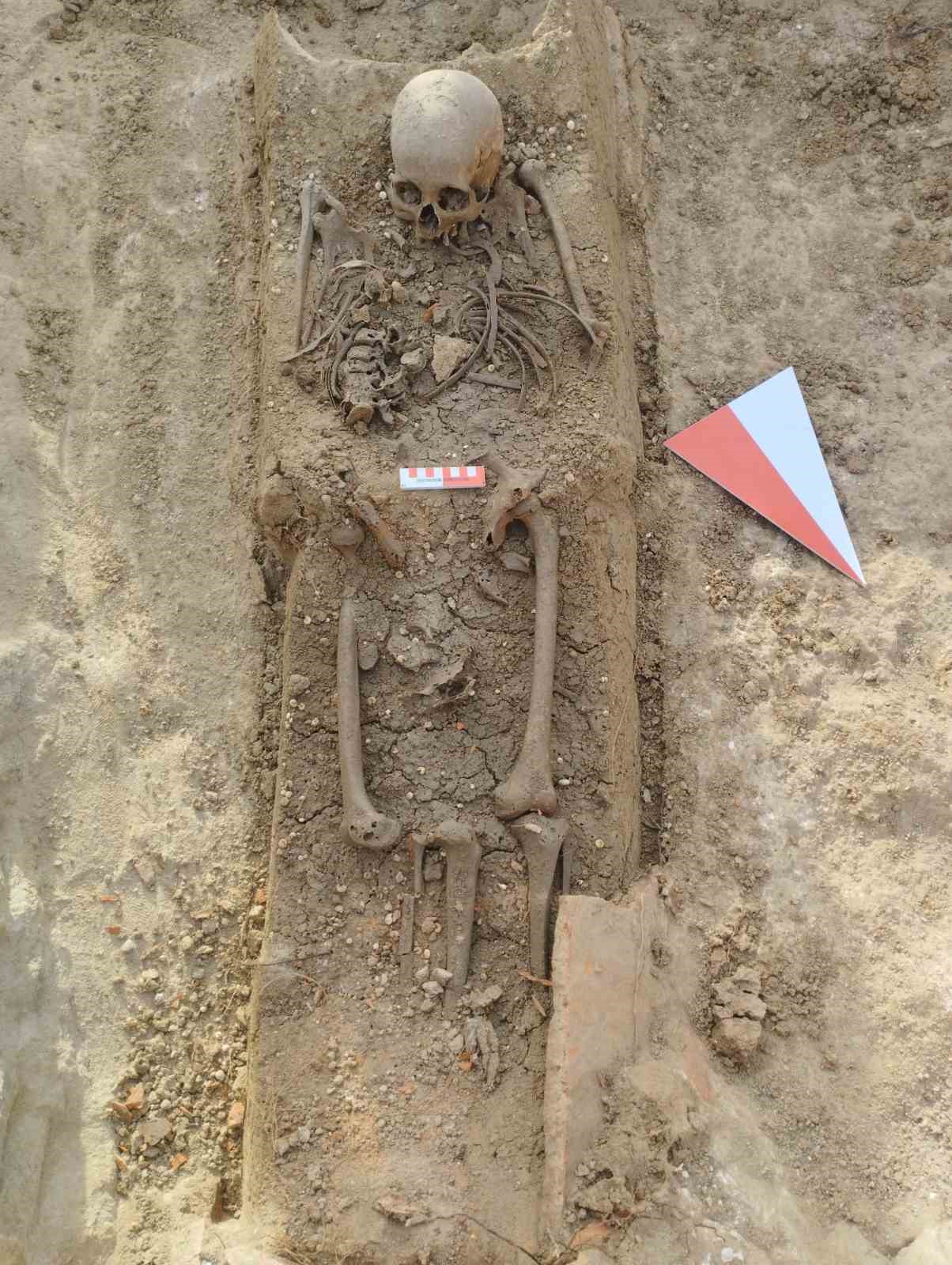 Yalova’da villa inşaatı kazısında bir küp mezar daha bulundu 