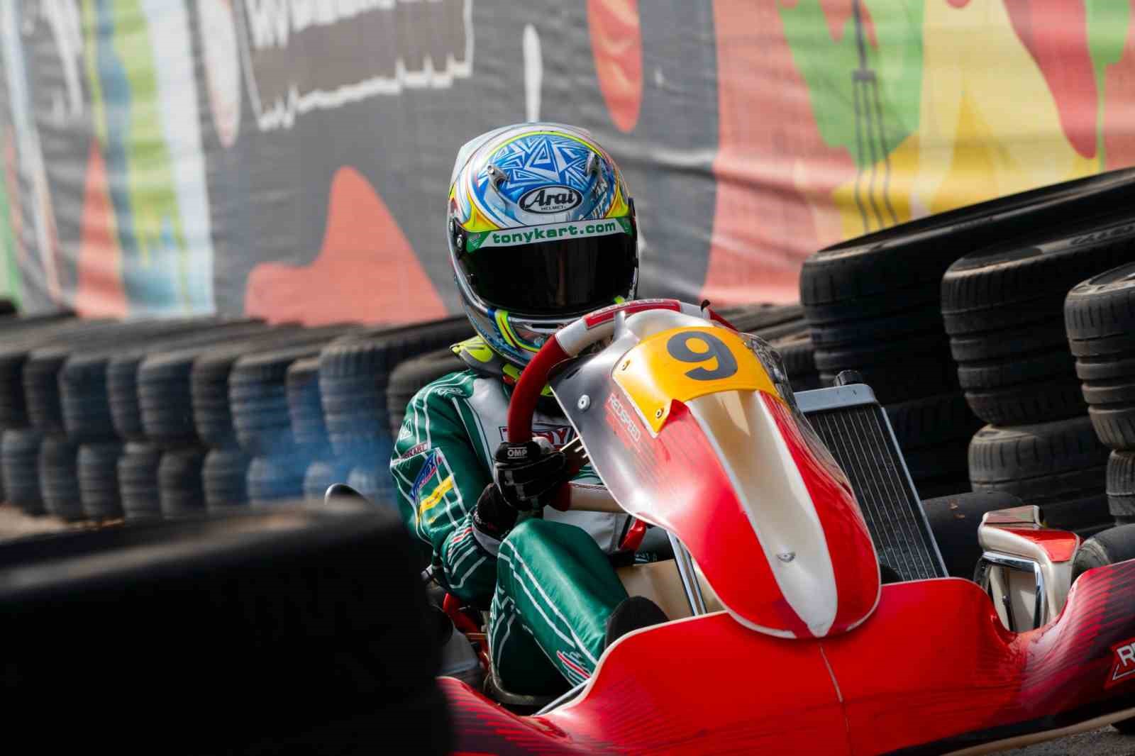 Milli karting pilotu Alp Aksoy, emin adımlarla Formula 1&rsquo;e doğru y&uuml;kseliyor
