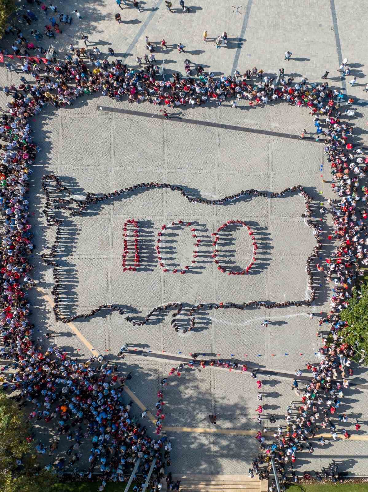 İzmir İl Milli Eğitim Müdürlüğü, Cumhuriyet’imizin 100. yılı kutlamalarını meydanlara taşıdı