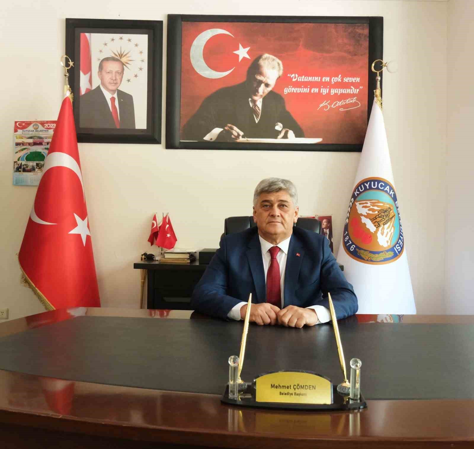 Kuyucak’ta cumhuriyetin 100. yılı kutlamaları çelenk sunma töreni ile başladı