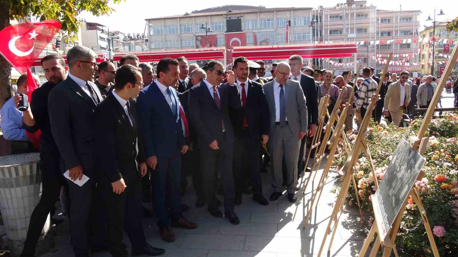 Burdur&rsquo;da Cumhuriyet&rsquo;in 100. yılında coşkulu &ldquo;T&uuml;rkiye Y&uuml;zyılı&rdquo; y&uuml;r&uuml;y&uuml;ş&uuml;
