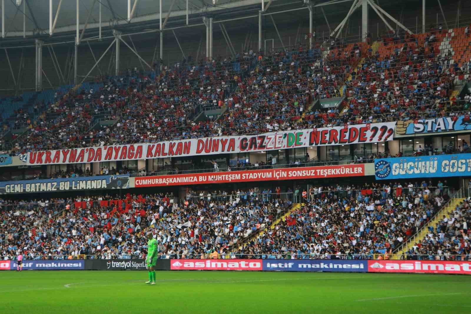 Trendyol Süper Lig: Adana Demirspor: 0 - Konyaspor: 0 (İlk yarı)
