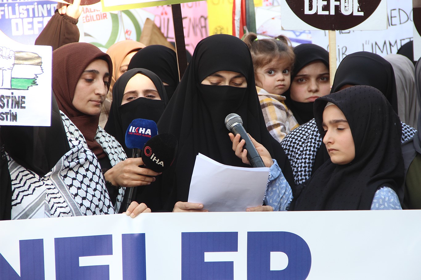 Cizre&rsquo;de kadınlar, İsrail&rsquo;in Gazze saldırılarını protesto etti
