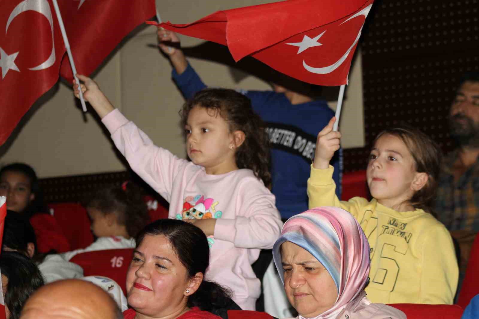 Uşak&rsquo;ta Cumhuriyet&rsquo;in Sesleri konseri d&uuml;zenlendi
