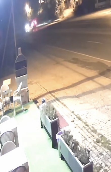 Zonguldak&rsquo;ta 4 kişinin yaralandığı kazanın g&ouml;r&uuml;nt&uuml;leri &ccedil;ıktı
