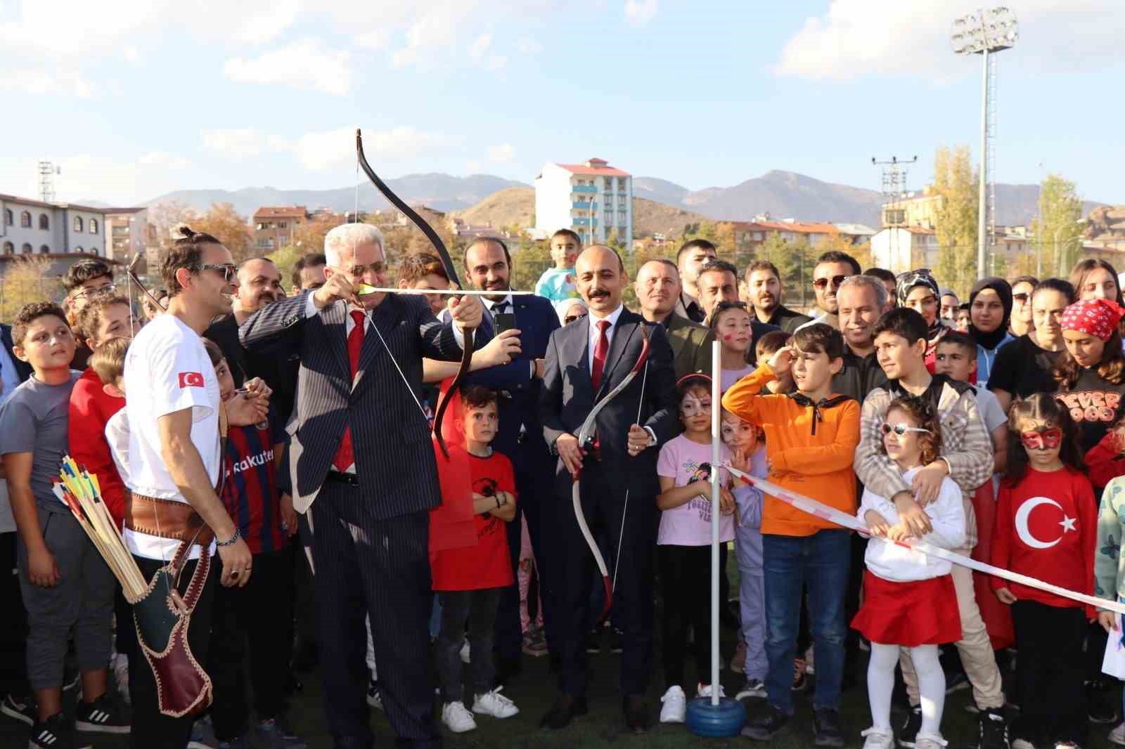 Oltu’da coşkulu Cumhuriyet Şöleni