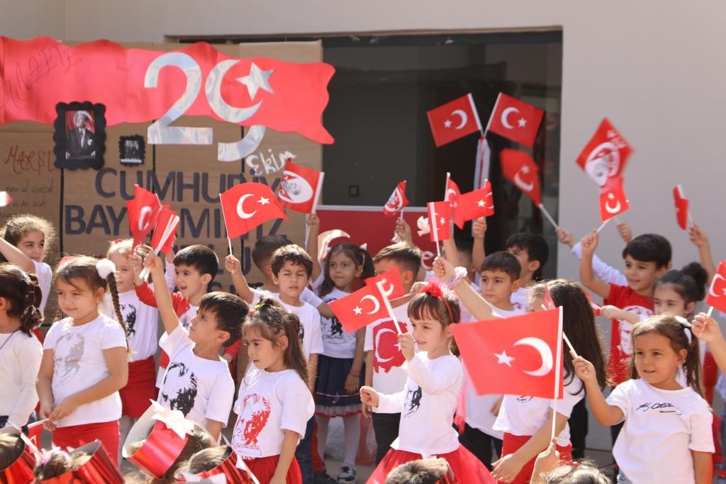 Y&uuml;reğir Belediye Başkanı Kocaispir: &ldquo;Cumhuriyetimizi sonsuza dek yaşatmak en b&uuml;y&uuml;k g&ouml;revimiz&rdquo;
