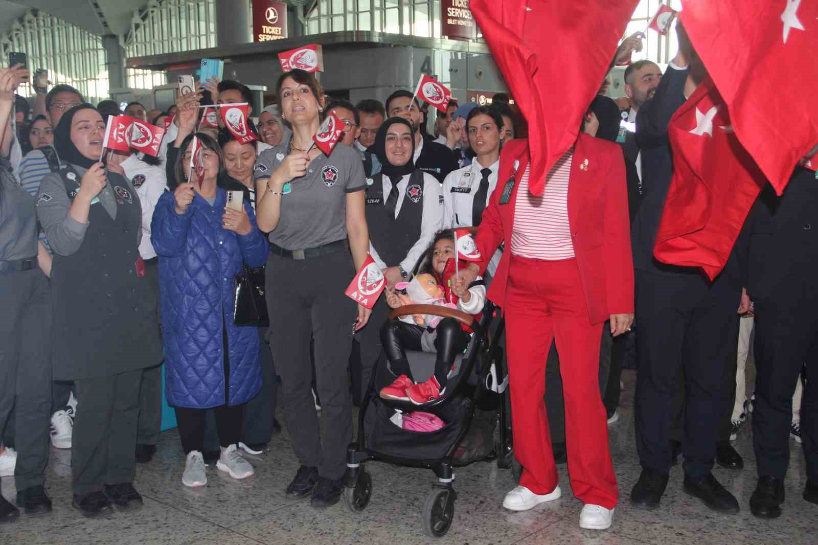 Cumhuriyet Bayramı İstanbul Havalimanı’nda renkli gösterilerle kutlandı