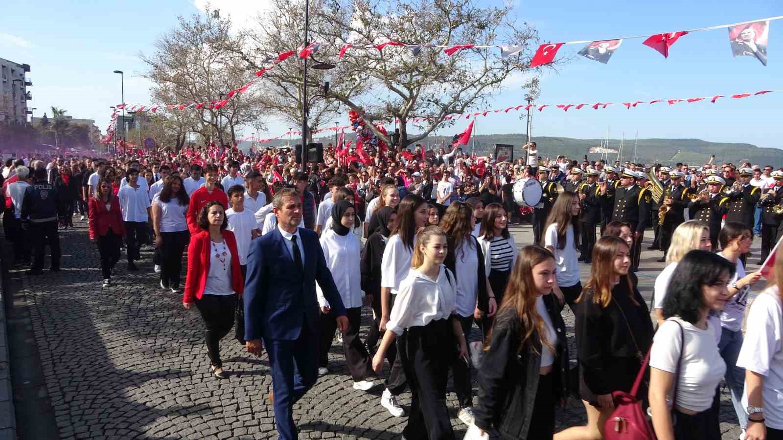 &Ccedil;anakkale&rsquo;de 29 Ekim coşkuyla kutlandı
