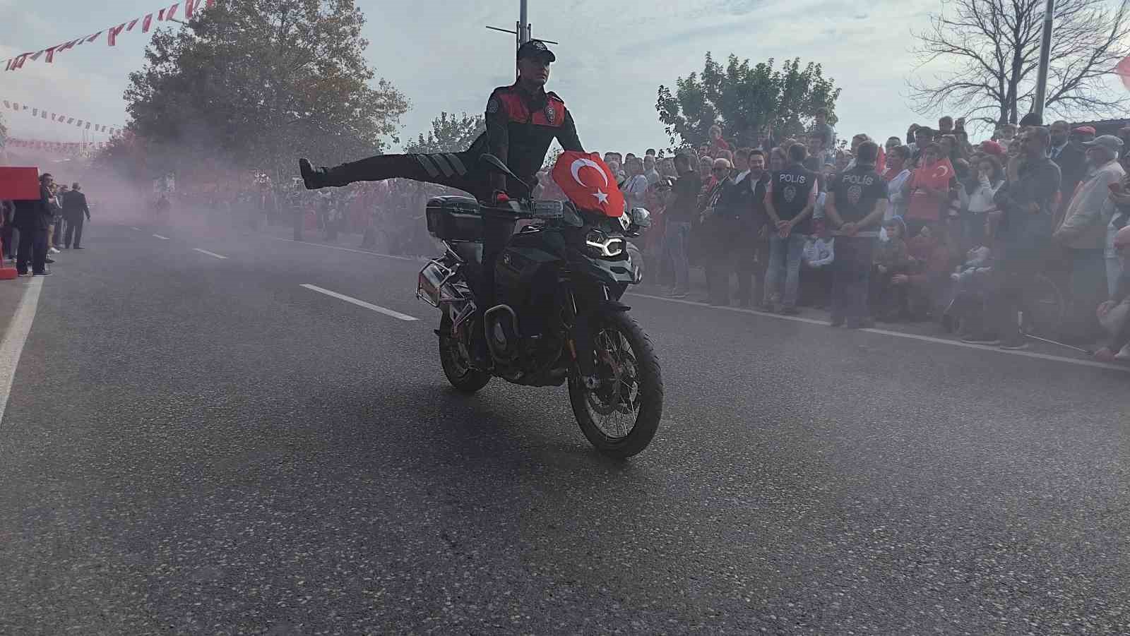 Cumhuriyet&rsquo;in 100. yılında muhteşem g&ouml;steriler
