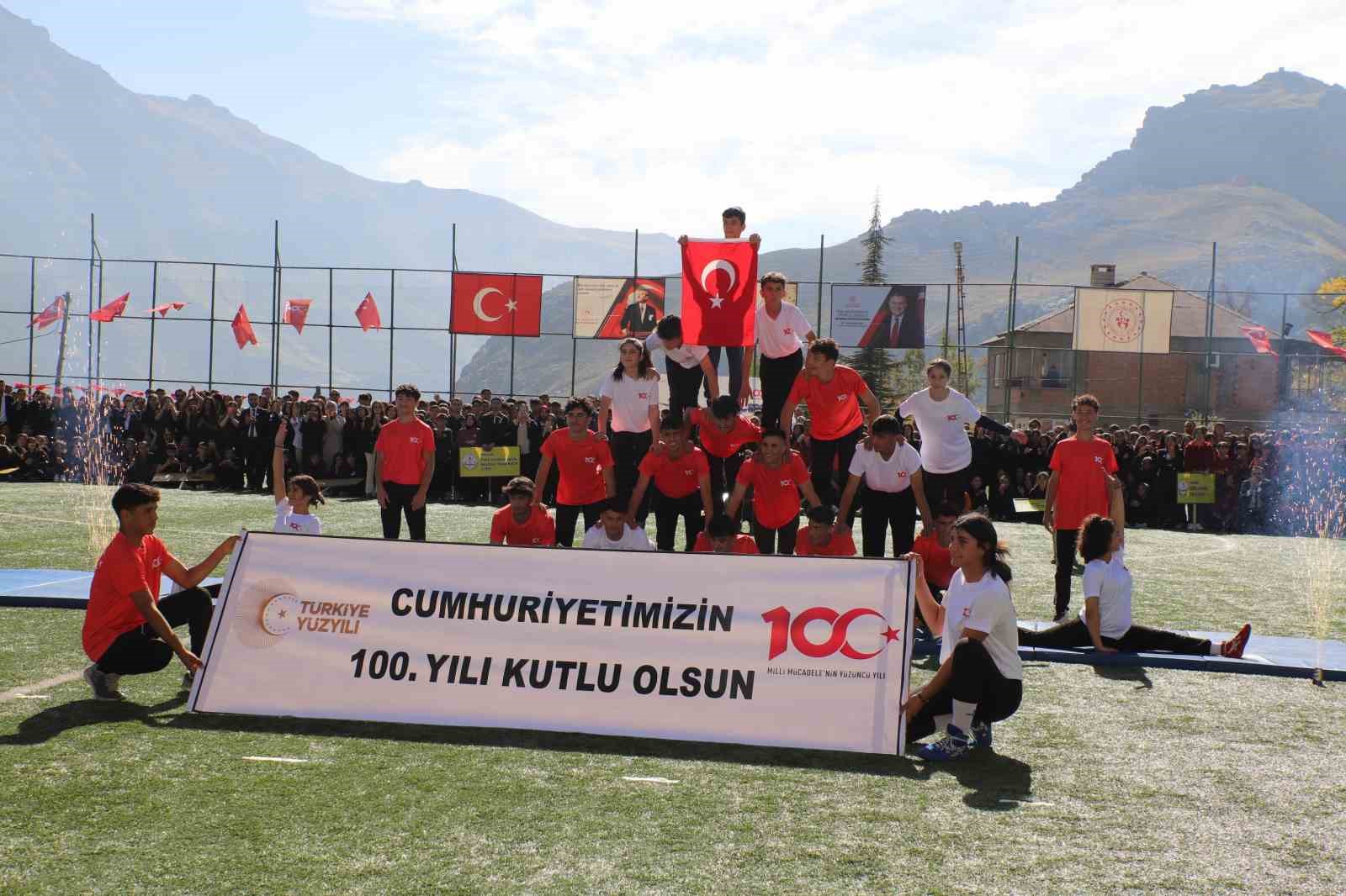 Hakkari’de 29 Ekim Cumhuriyet Bayramı coşkusu