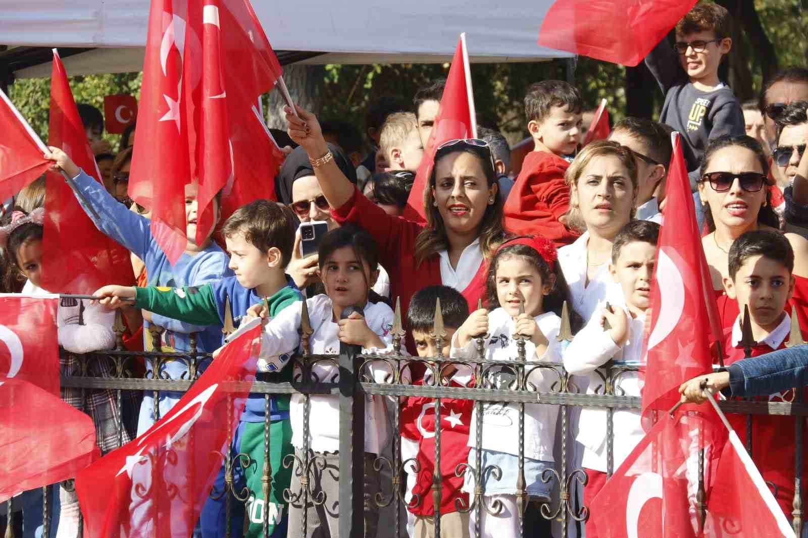 Güneydoğu’da Cumhuriyet’in 100’üncü yılı coşkuyla kutlandı
