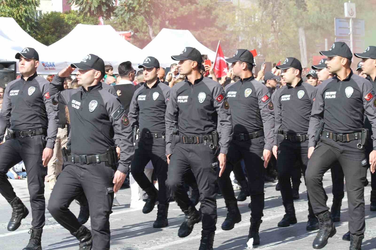 Uşak&rsquo;ta 29 Ekim coşkuyla kutlandı
